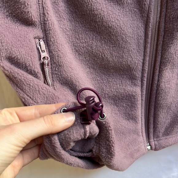 Cabela’s Vest - Picture 6 of 9